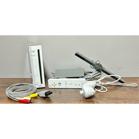 Nintendo Wii Console White Bundle RVL-001 GameCube Compatible - Tested & working - Picture 3 of 11